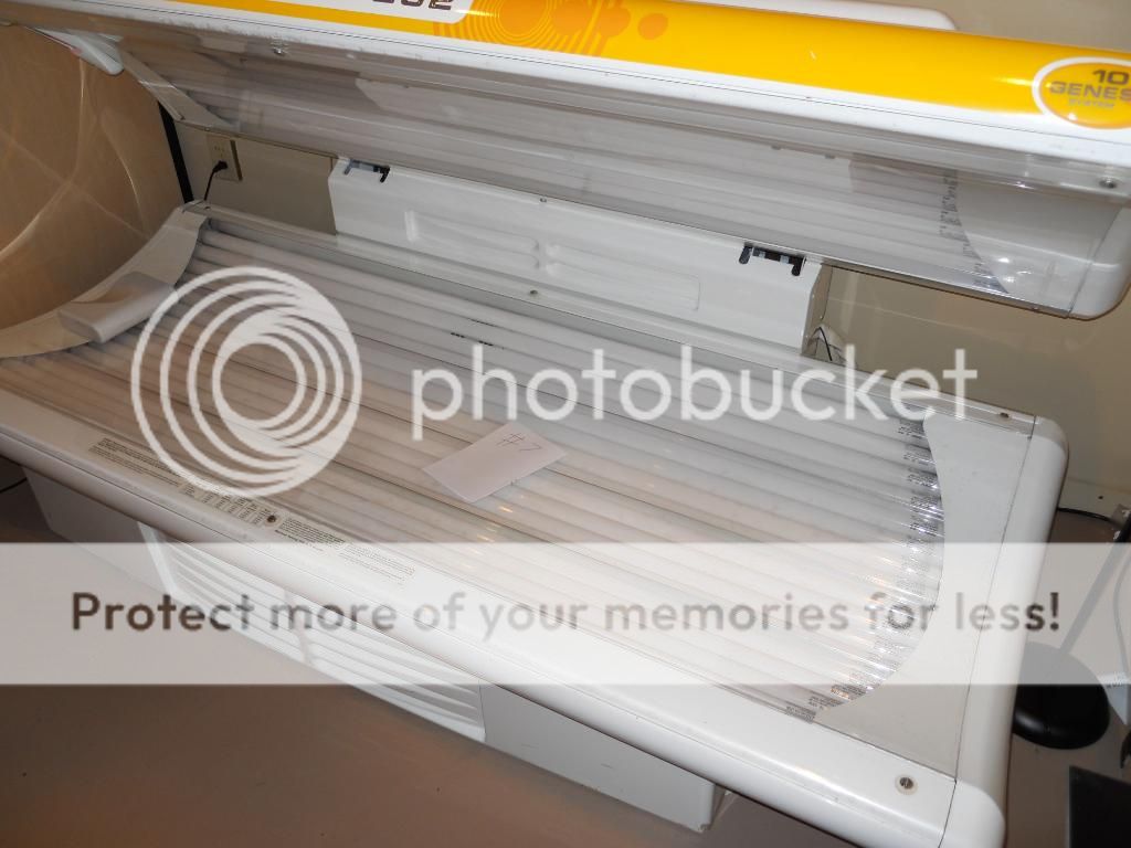 Commercial Tanning Bed 10 Min Sundash Competition 232 PF w Facials NO